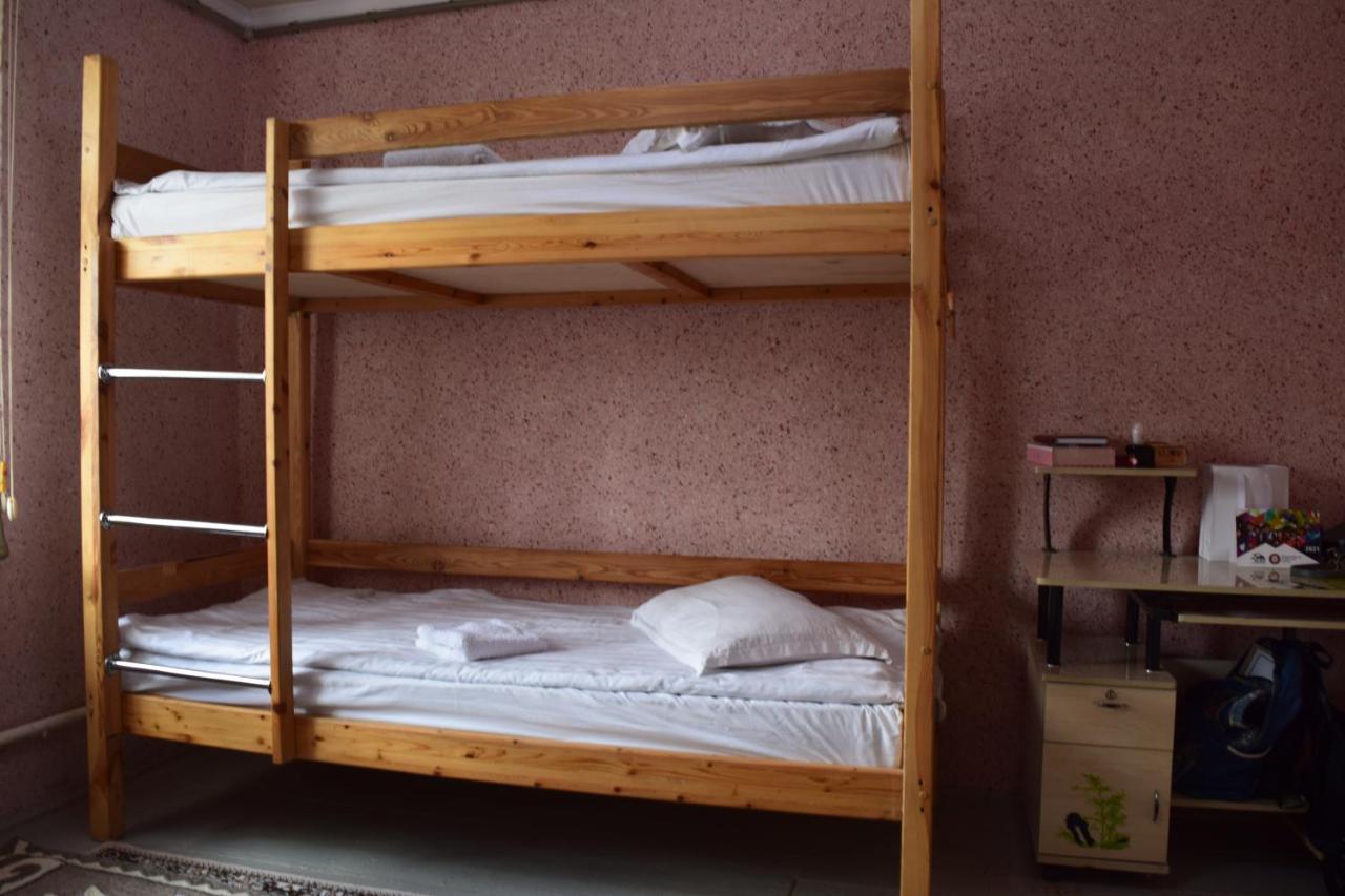 Naryn Guest House Bagian luar foto