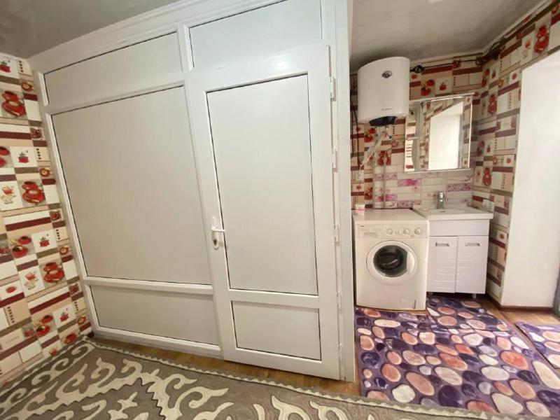Naryn Guest House Bagian luar foto