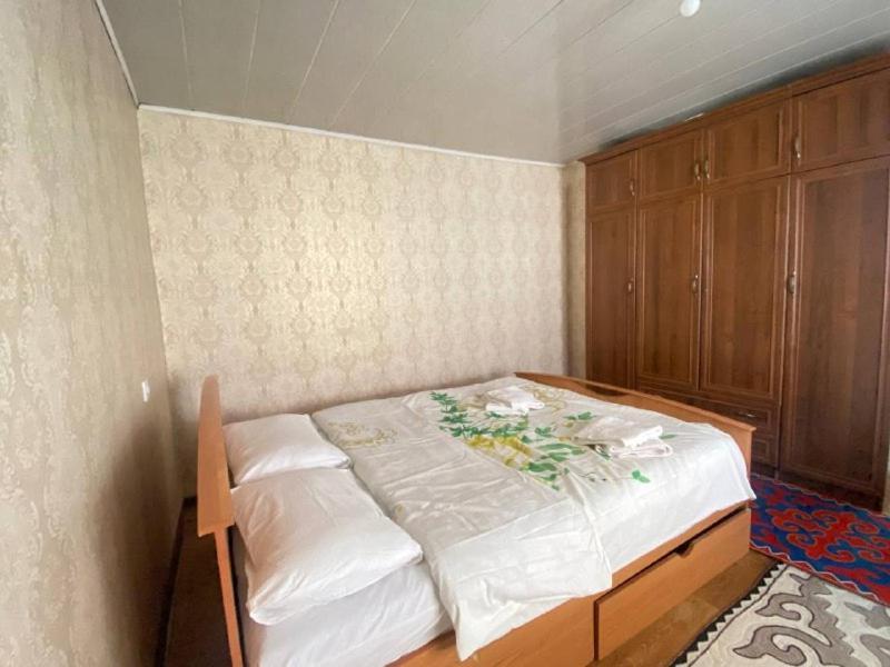 Naryn Guest House Bagian luar foto