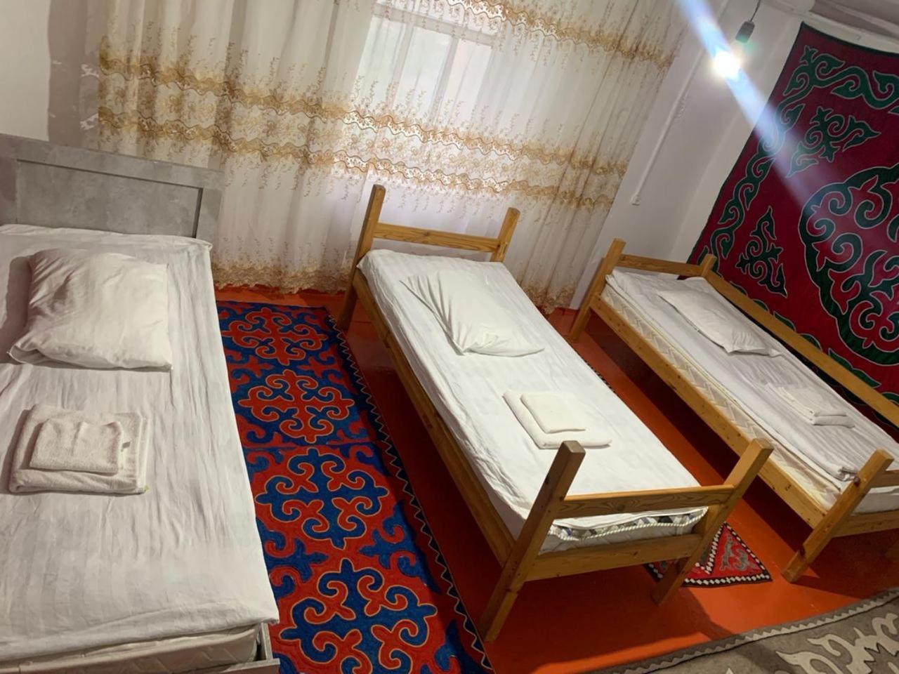 Naryn Guest House Bagian luar foto